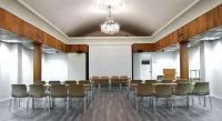 Moss Hotel & Apartments - 4-Star