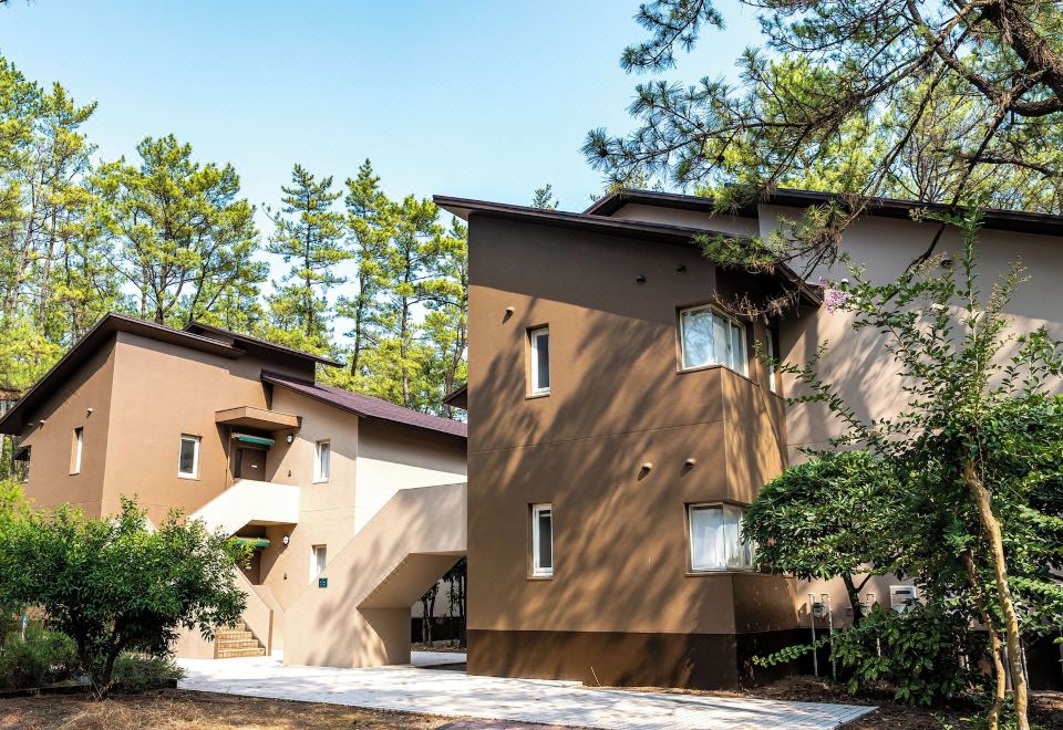 Luxze Hitotsuba/Cottage Himuka - Housity