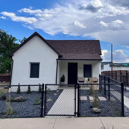 Kit Carson Bungalow: AC/Heat + Pets Free!