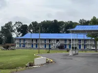 Towne Inn - parking