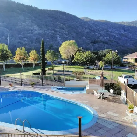 Western Holiday Lodge