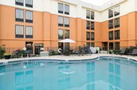 Comfort Inn & Suites Newark - Wilmington - piscina