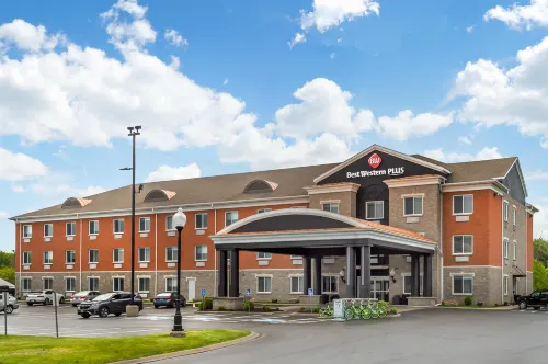 Best Western Plus 1000 Islands Hotel & Suites - Pet friendly