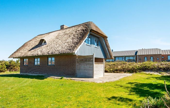 7 person holiday home in Ulfborg-By Traum