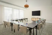 SpringHill Suites Jacksonville Beach Oceanfront - Parkplatz