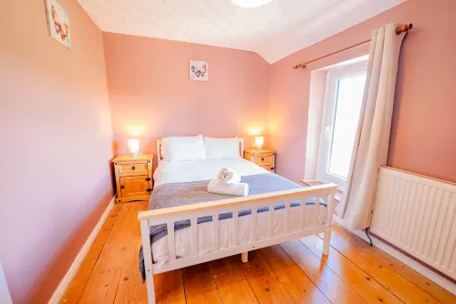 Stylish Cottage with Hot Tub & Countryside Views - 2 étoiles