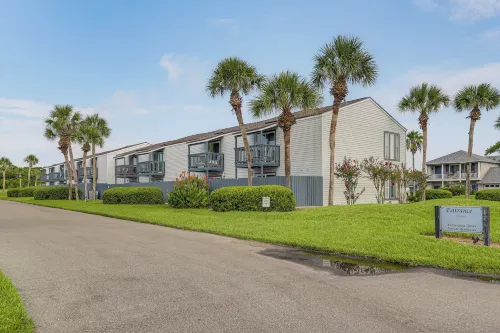 < Half-mi to Fort Clinch Beach! Condo w/ Balcony - Parking