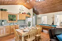 2BR Mountain Escape w Hot Tub Resort Amenities - 4-Star