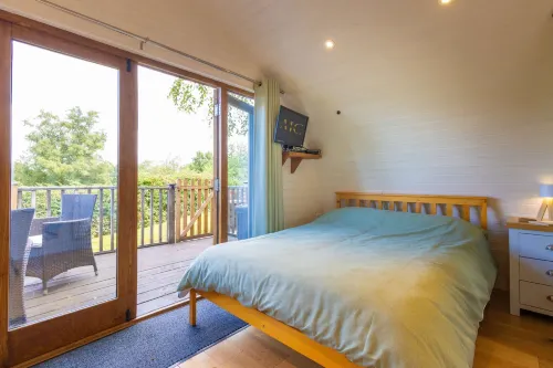 Charming Stay In A Mid Wales River Escape - Wifi