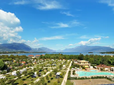 Fior di Sole Hotels near Manerba del Garda, Hundestrand