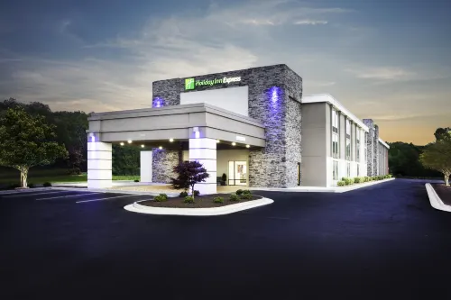 Holiday Inn Express Hopewell - Fort Lee by IHG - 駐車場
