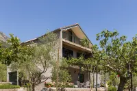 Apartment Laurel Leaf Hotels in Lovorno