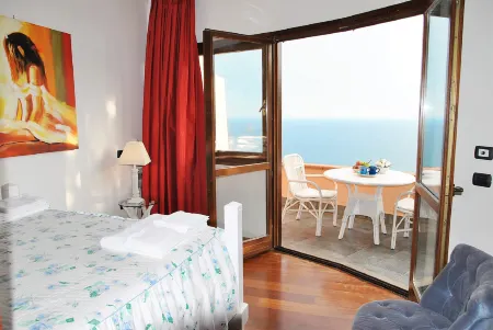 Romantic Cove Sea View Villa 7 km Far from Sperlonga