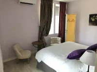 Cottage du Chateau for 4 People – 90 M²- 2 Bedrooms – 2 Bathrooms – Pool