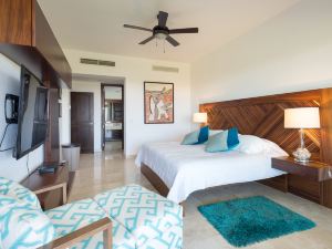 Apartment for 7 People Pool, Golf Acces to Vidanta Attractions Grand Mayan Level