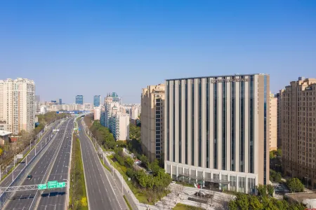 LJZ Supreme Tower Hotel(SHANGHAI New International Expo Centre) Отели рядом с достопримечательностью «Shanghai New International Expo Centre»