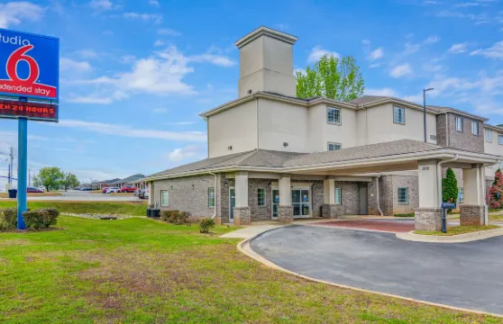 阿拉巴馬歐佩萊卡 - 奧本 6 號開放式客房酒店