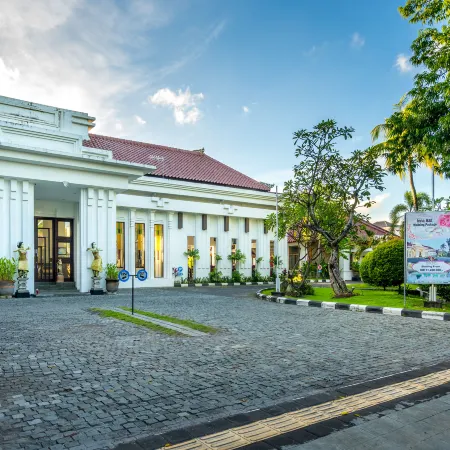 Inna Bali Heritage Hotel Отели рядом с достопримечательностью «Площадь Пупутан Бадунг»