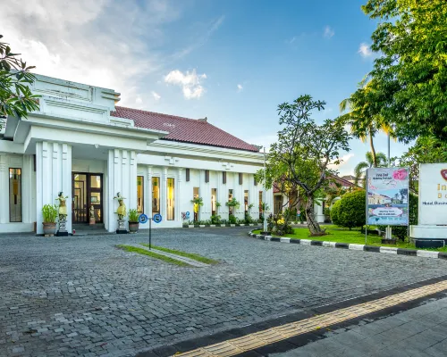 Inna Bali Heritage Hotel Hotels near Cokroaminto