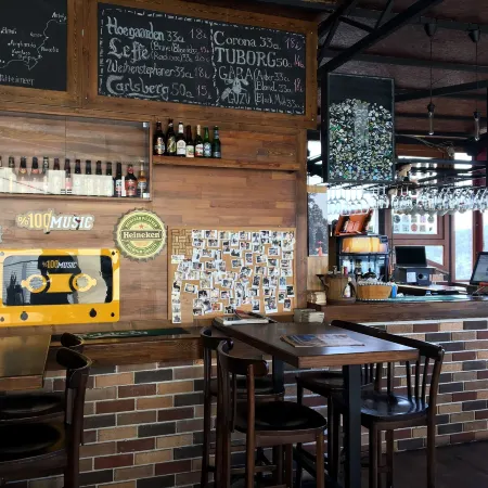 El Camino Hostel & Pub