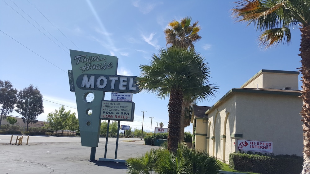 Town House Motel