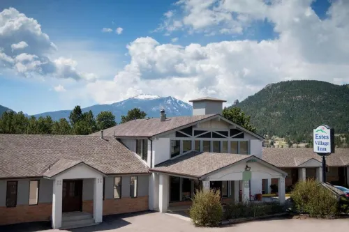 Trailborn Rocky Mountains Outpost - Bãi đậu xe