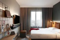 Moxy Edinburgh Fountainbridge Hotels near Riccarton General Practice