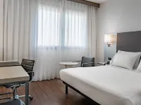 AC Hotel Firenze Hotels near بورتا آل براتو