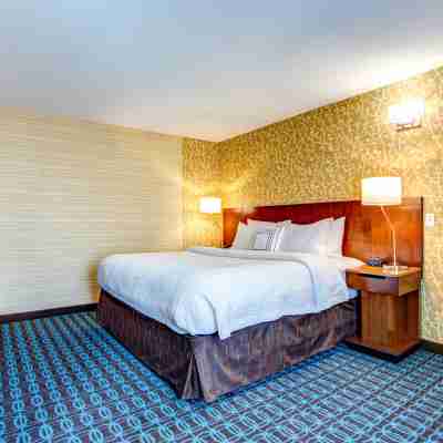 Fairfield Inn & Suites Springfield Holyoke Rooms
