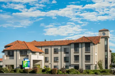 Holiday Inn Express & Suites SANTA CLARA - SILICON VALLEY by IHG インテル博物館周辺のホテル