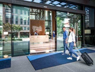 フロントデスク ホリデイ・イン エクスプレス シンガポール クラークキーの写真