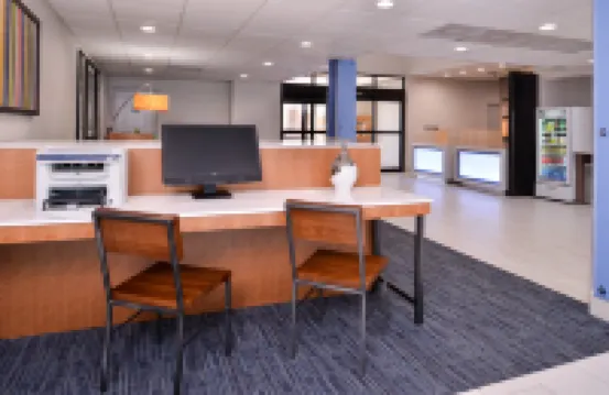 Holiday Inn Express & Suites ELGIN by IHG