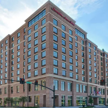 Hampton Inn & Suites Nashville Downtown Capitol View
