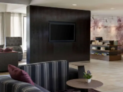 Sonesta Select Milwaukee Brookfield Hotels in Brookfield