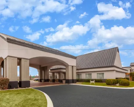 Days Inn by Wyndham Austintown Hotels in Austintown