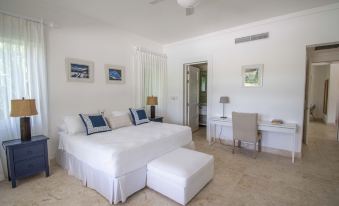 Golf-Front Villa with Large Spaces, Staff and Pool, Situated in Luxury Beach Resort