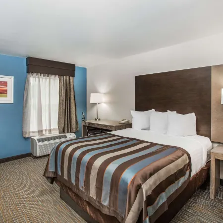 Wingate by Wyndham Louisville Fair and Expo Отели рядом с достопримечательностью «Сикс Флэгз Кентакки Кингдом»