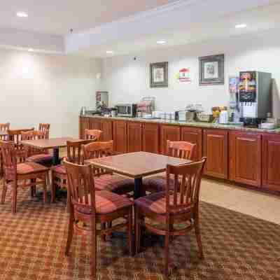 Super 8 by Wyndham St Robert Ft Leonard Wood Area Dining/Meeting Rooms