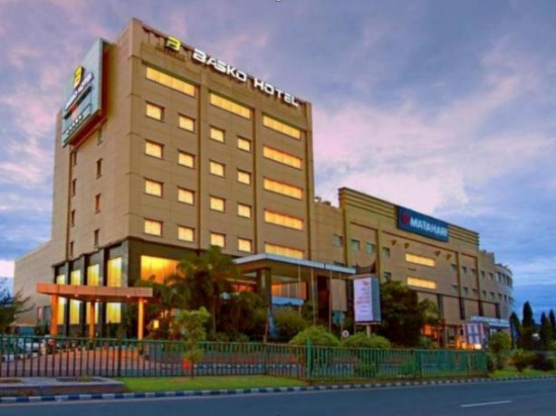 Grand Basko Hotel Padang Hotels in Padang