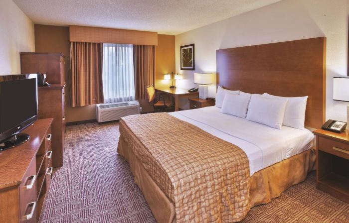 La Quinta Inn & Suites by Wyndham Danbury