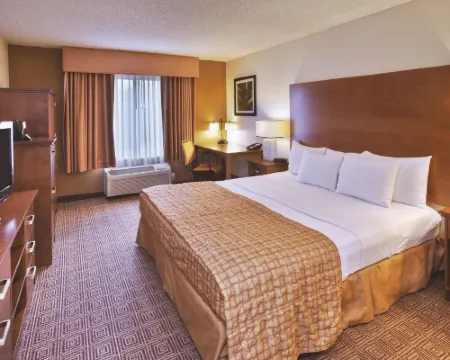 La Quinta Inn & Suites by Wyndham Danbury Hotels in Danbury