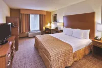 La Quinta Inn & Suites by Wyndham Danbury - Pet friendly