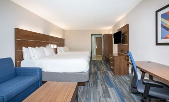 Holiday Inn Express Kansas City - at the Legends