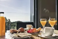 Lugaris Beach Apartments