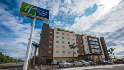 Holiday Inn Express & Suites Celaya Hotel a Celaya