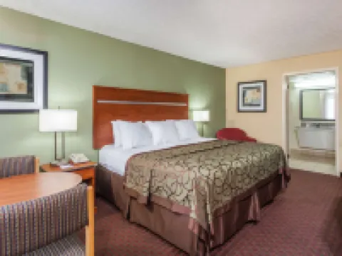 Baymont by Wyndham Pigeon Forge Near Island Drive Hotels in Pigeon Forge