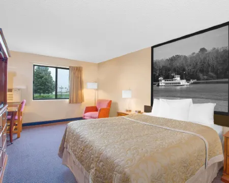 Super 8 by Wyndham Clear Lake Hotels in Clear Lake