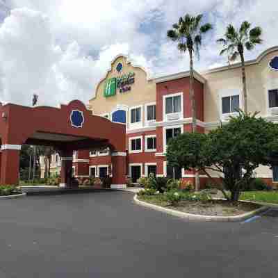 Holiday Inn Express & Suites the Villages Hotel Exterior