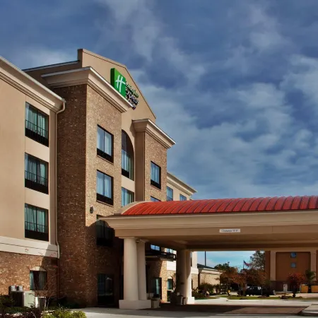 Holiday Inn Express & Suites BATON ROUGE -PORT ALLEN by IHG