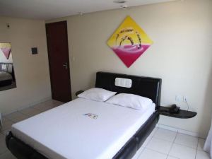 Hotel Piramide Pituba - Rua Pernambuco
